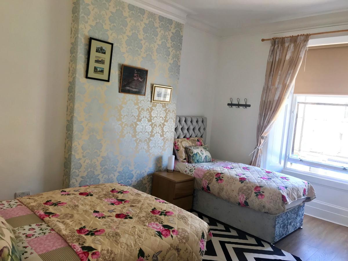 233 Leith Apartment เอดินบะระ ภายนอก รูปภาพ